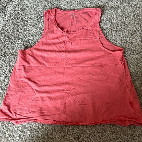 Basic luxe coral tank large - Picture 1 of 3